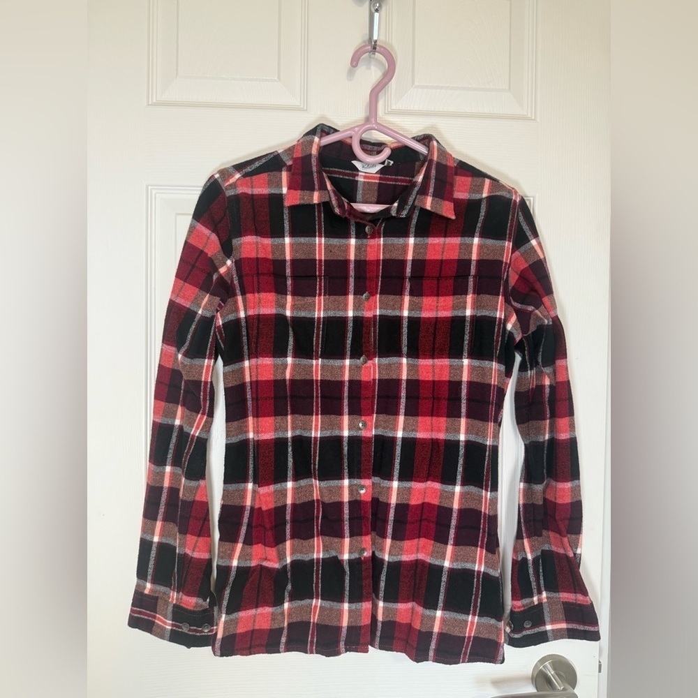 4/$20 Woolrich Flannel Red and Black Plaid Button-Up Shirt- size M GUC